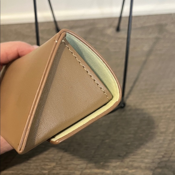 BURBERRY London England Tan / Brown Leather Sunglass / Eyeglass Case Like New - Picture 5 of 8